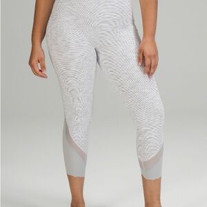 Lululemon wunder under scalloped hem high rise crop 23inch luxtreme